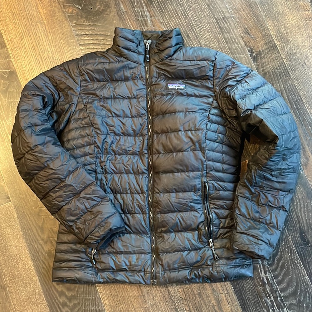 Black Patagonia Down Sweater Puff Jacket - women’s
